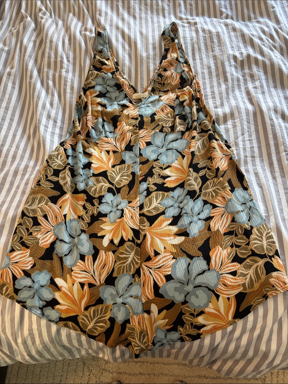 Rip Curl Floral V-Neck shorts romper, super lightweight and comfy